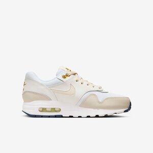 Nike Air Max Sneakers in Cream and Tan